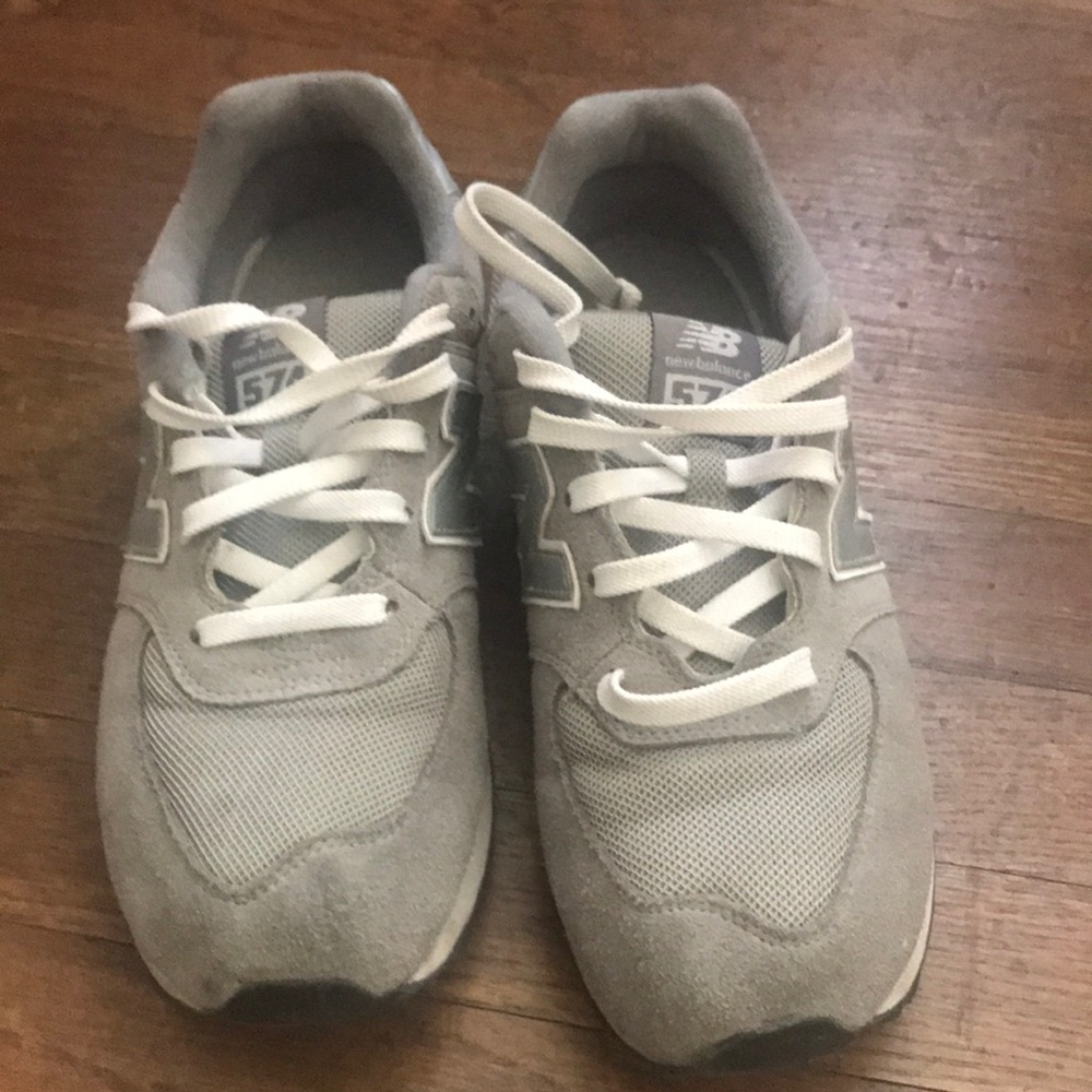 Kids size 7 Grey new balance 574